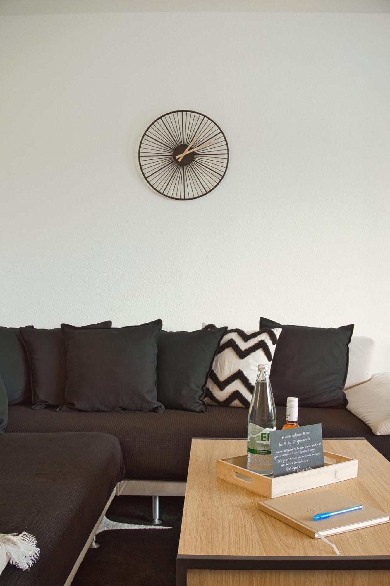 No.4 By 21 Apartment *
